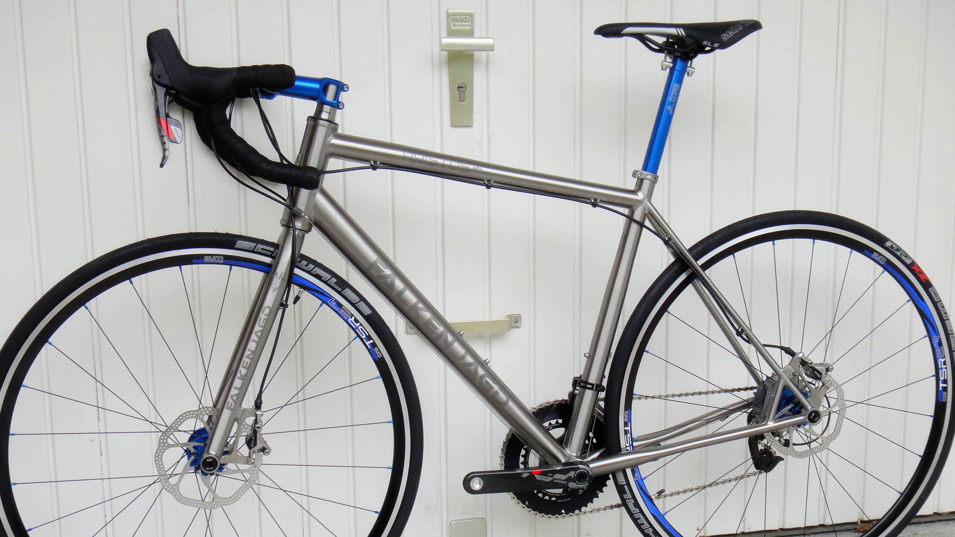 Falkenjagd_Aristos_RS_DISC_Titanium_custom_tune_blau_1_web