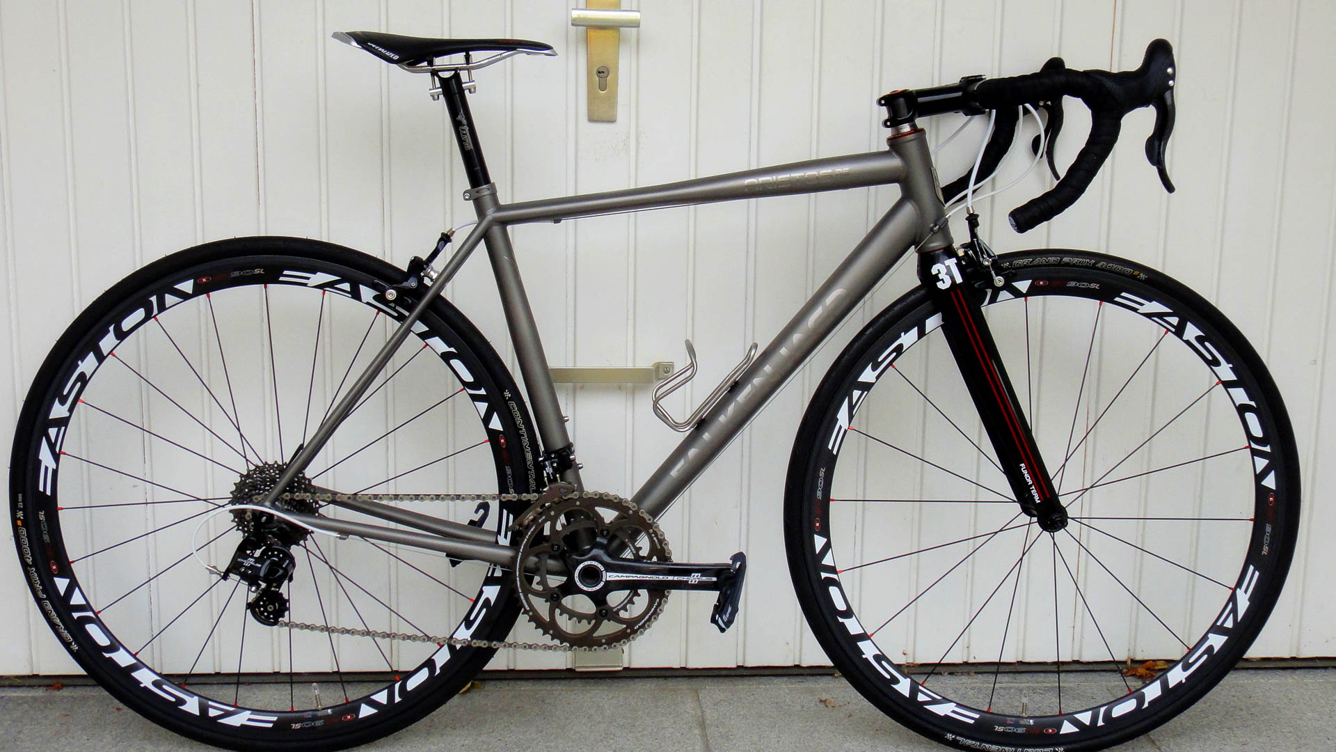 Falkenjagd_Titan_Aristos_RS_Campagnolo_Chorus_Easton_M_web