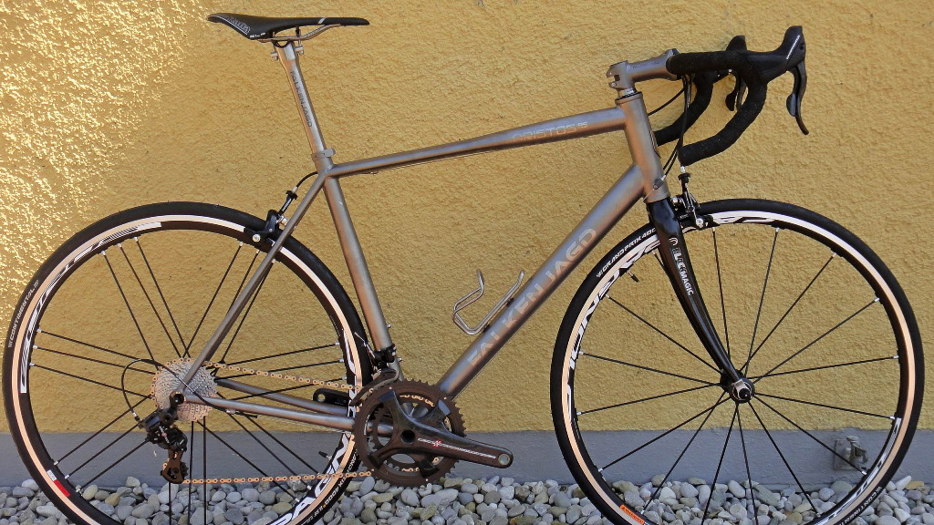 Falkenjagd_Titan_Bikes_Aristos_RS_Campa_Super_Record_2015_red_1_web