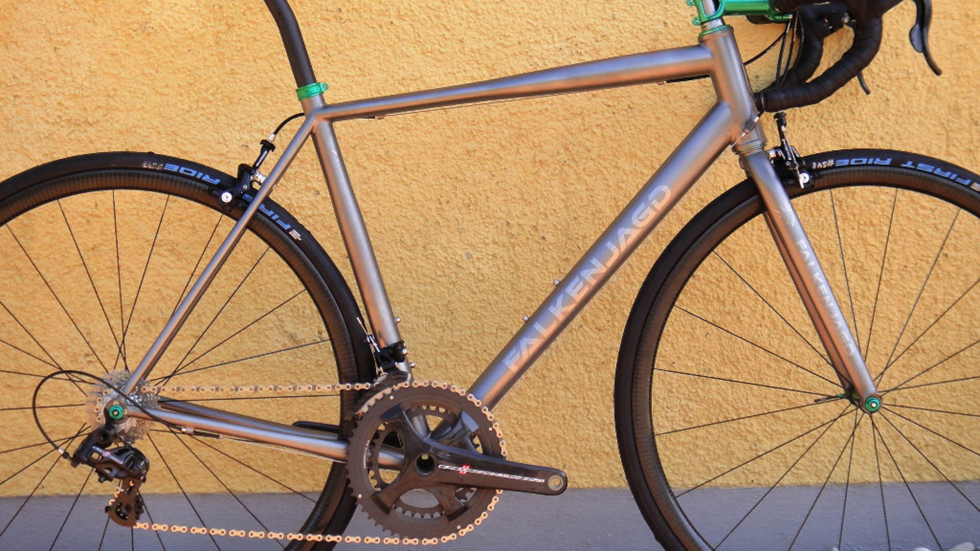 Falkenjagd_Titan_Bikes_Aristos_RS_Super_Record_2016_tune_froggy_green_Gewicht_6,54kg_03_web