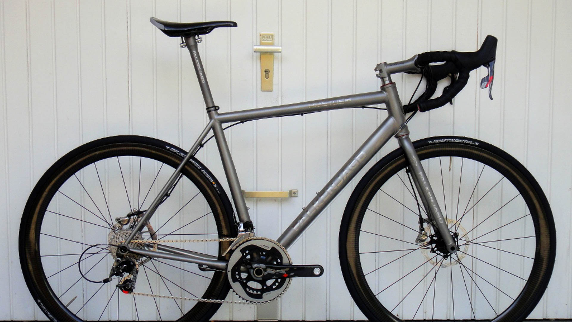 Falkenjagd_Titan_Bikes_Aristos_RS_disc_PM160_Syntace_X12_X15_Sram_Red22_2_web